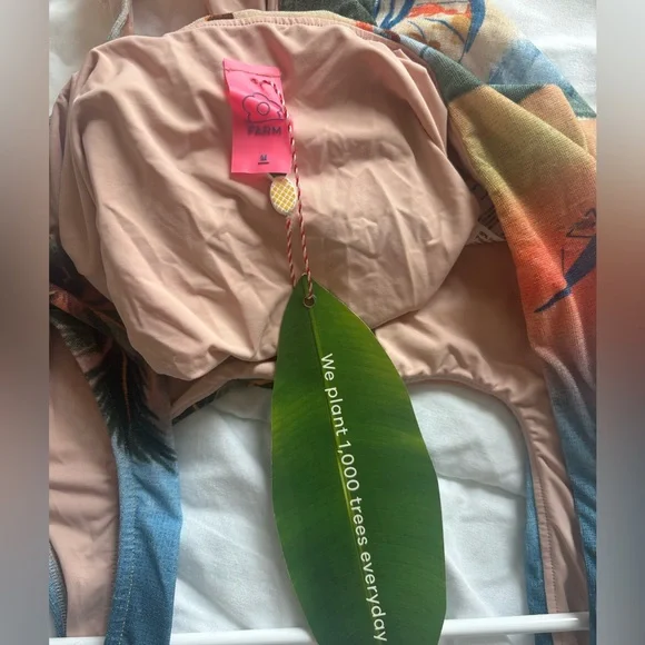 FARM RIO Carioca One piece - Picture 4 of 5